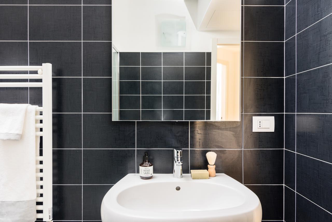 Joivy Sunny 1-Bed Flat With Balcony Apartment Milano Ngoại thất bức ảnh