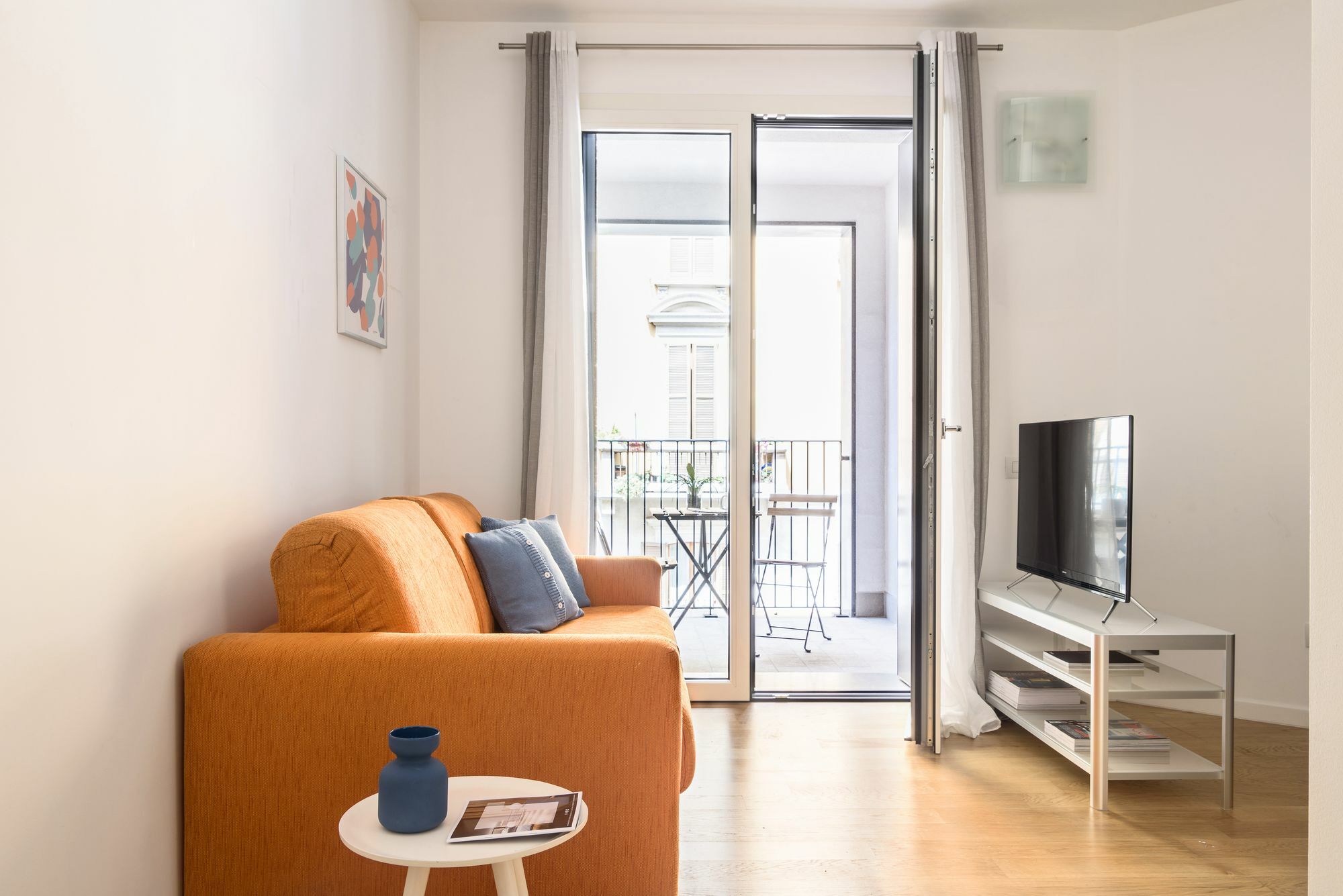 Joivy Sunny 1-Bed Flat With Balcony Apartment Milano Ngoại thất bức ảnh